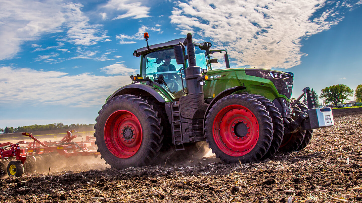 Fendt 1000 Vario tractor with blue sky