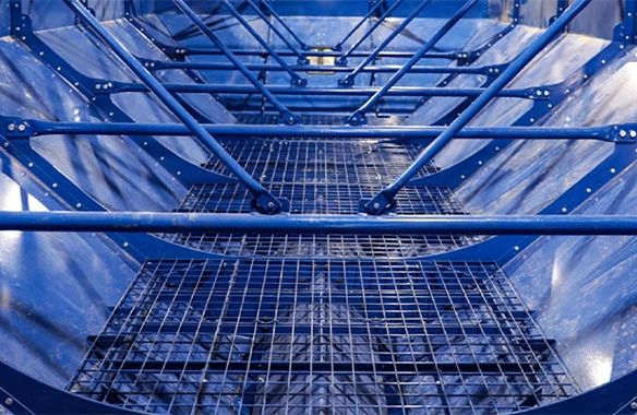 Interior view of Brandt 2500 DXT grain cart, featuring reinforced supports and high-volume capacity.