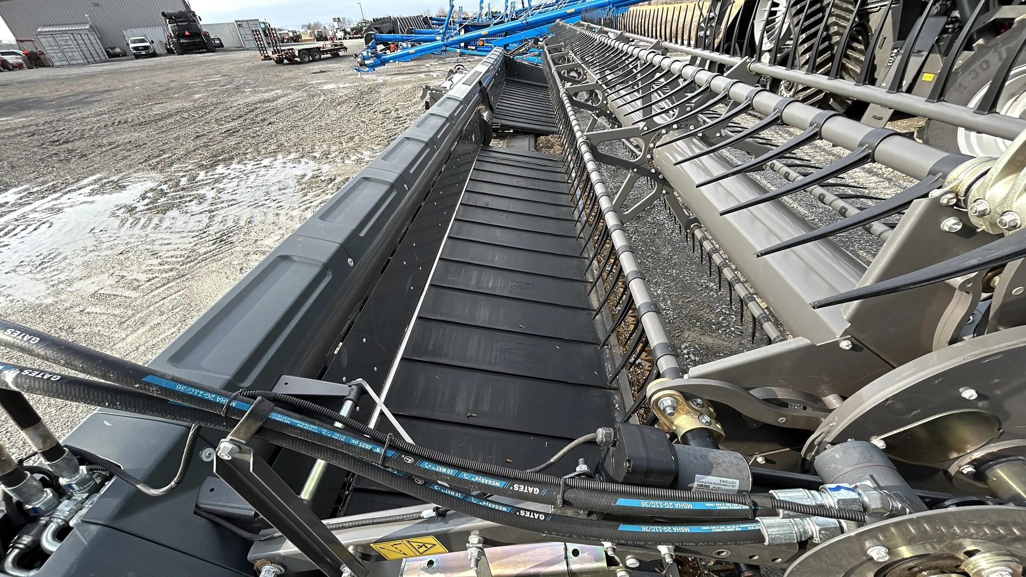 2022 Gleaner 9335