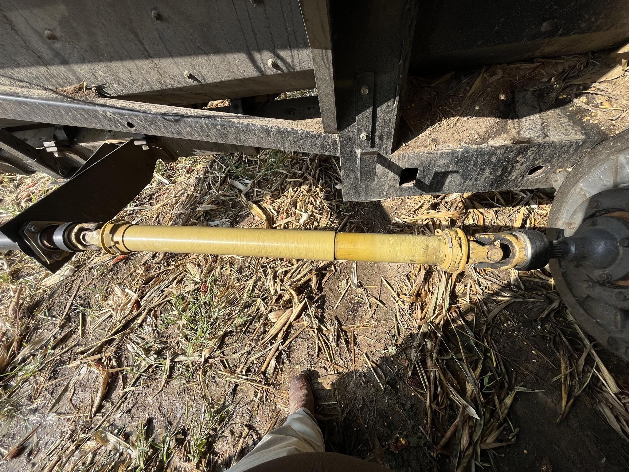 2002 Gleaner 830