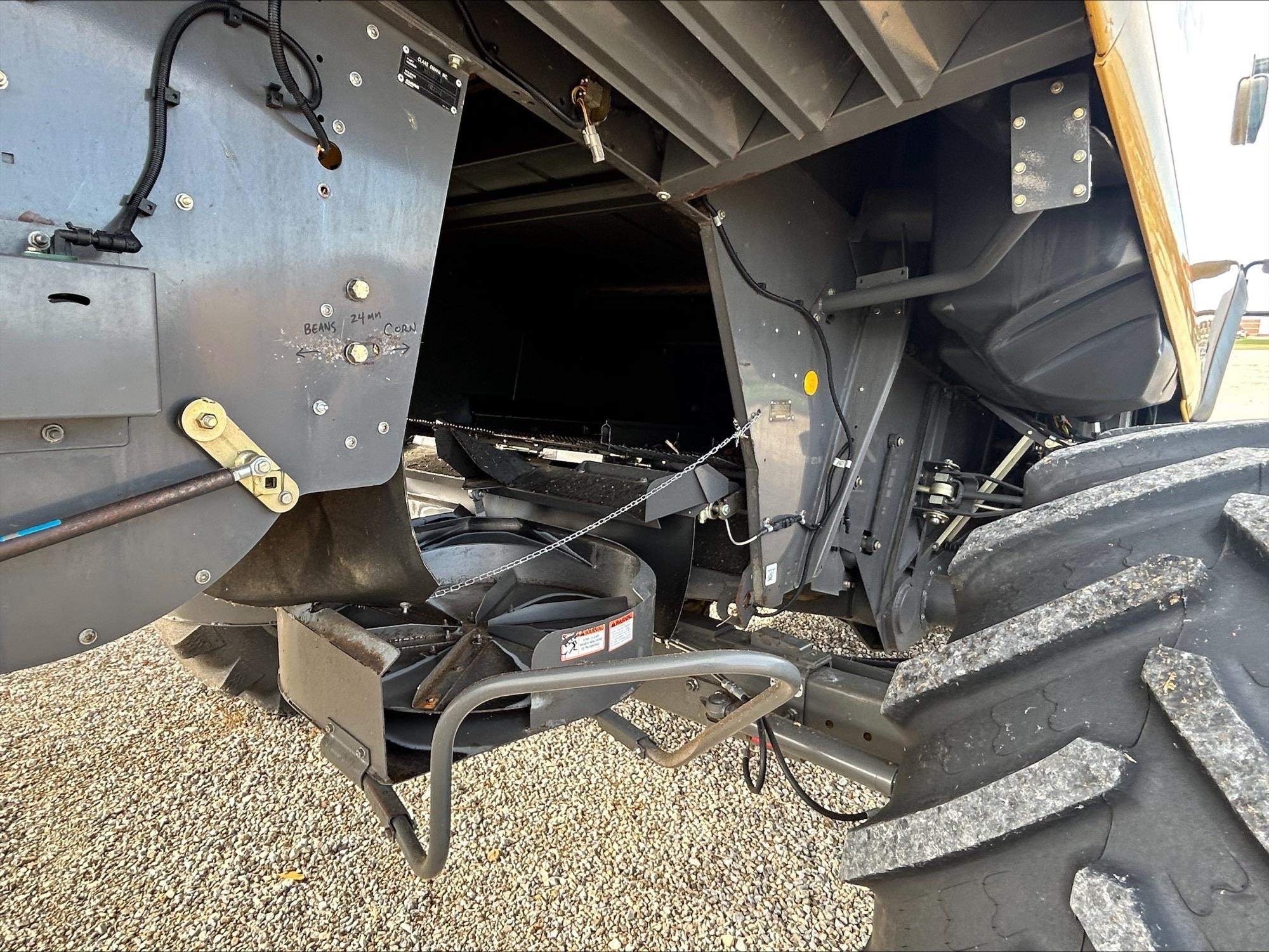 2012 Claas LEXION 750TT