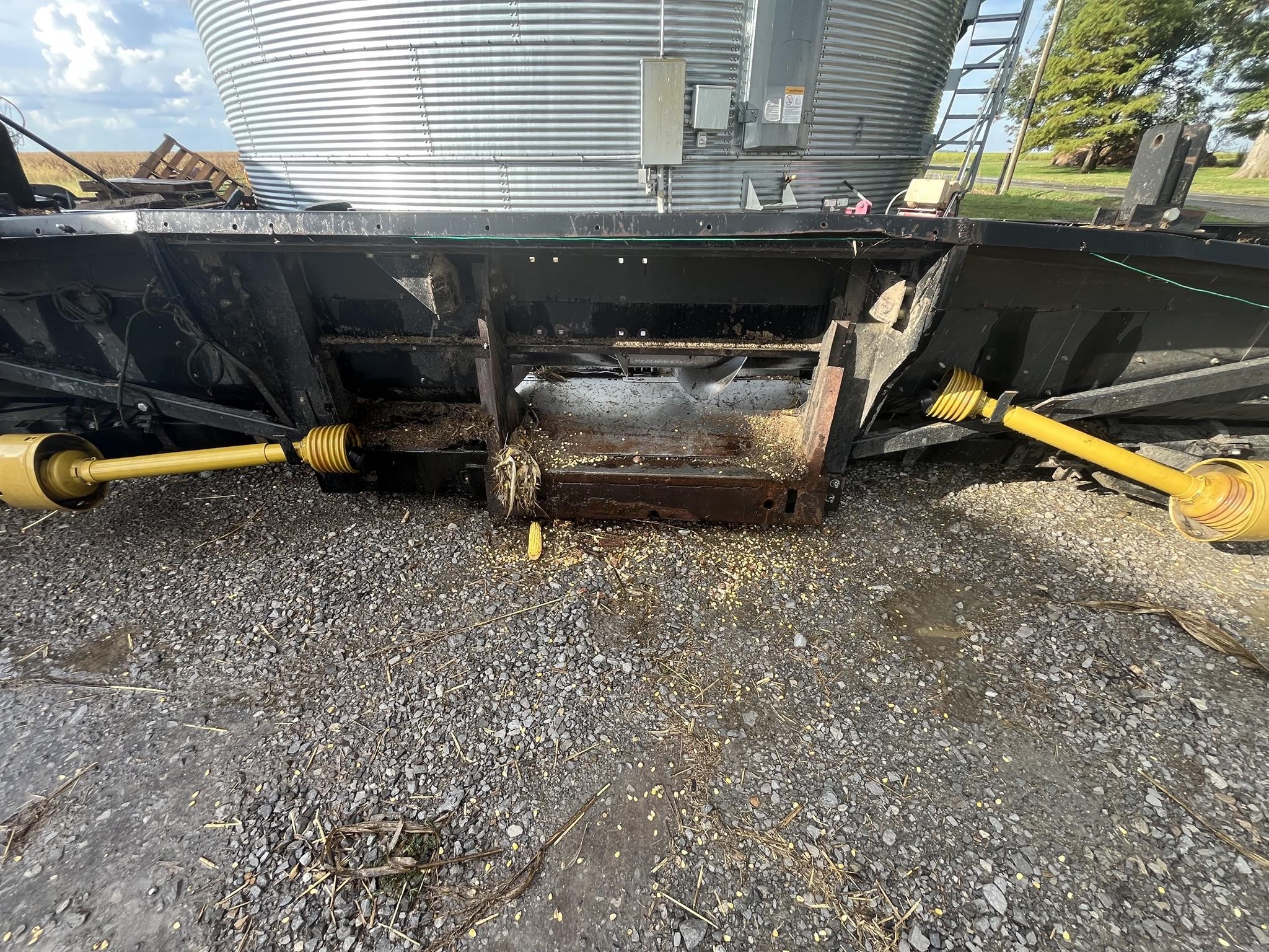 2005 Gleaner 3000