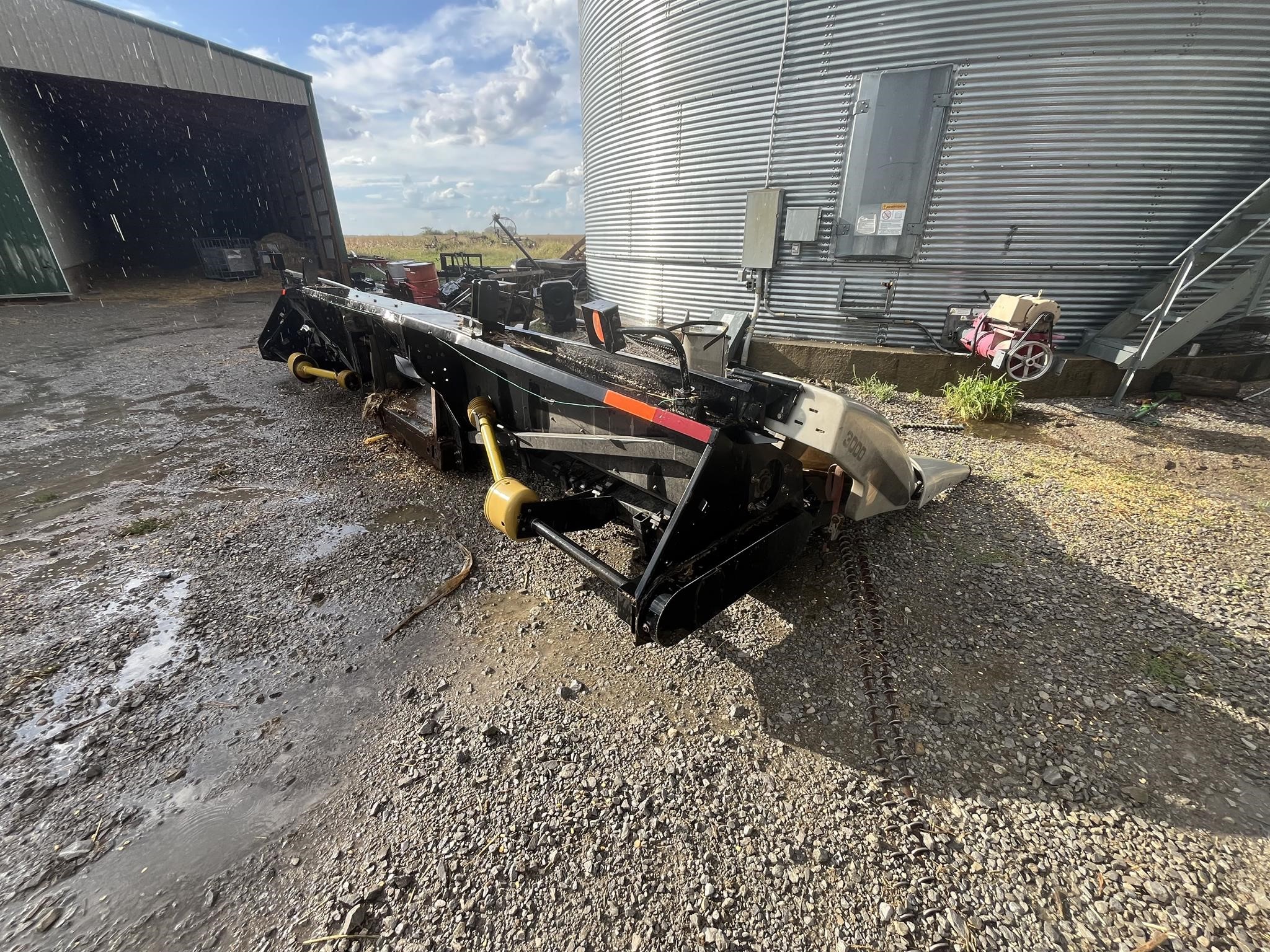 2005 Gleaner 3000