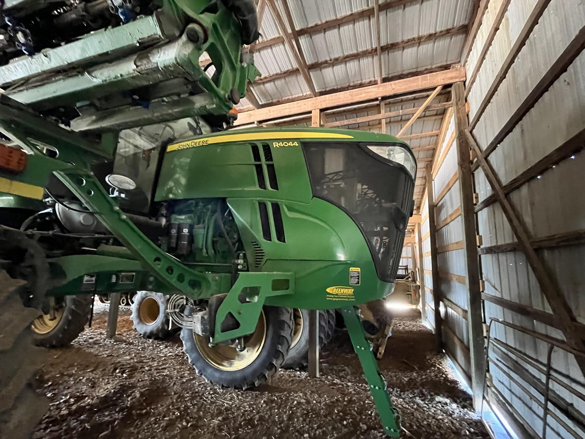 2019 John Deere R4044