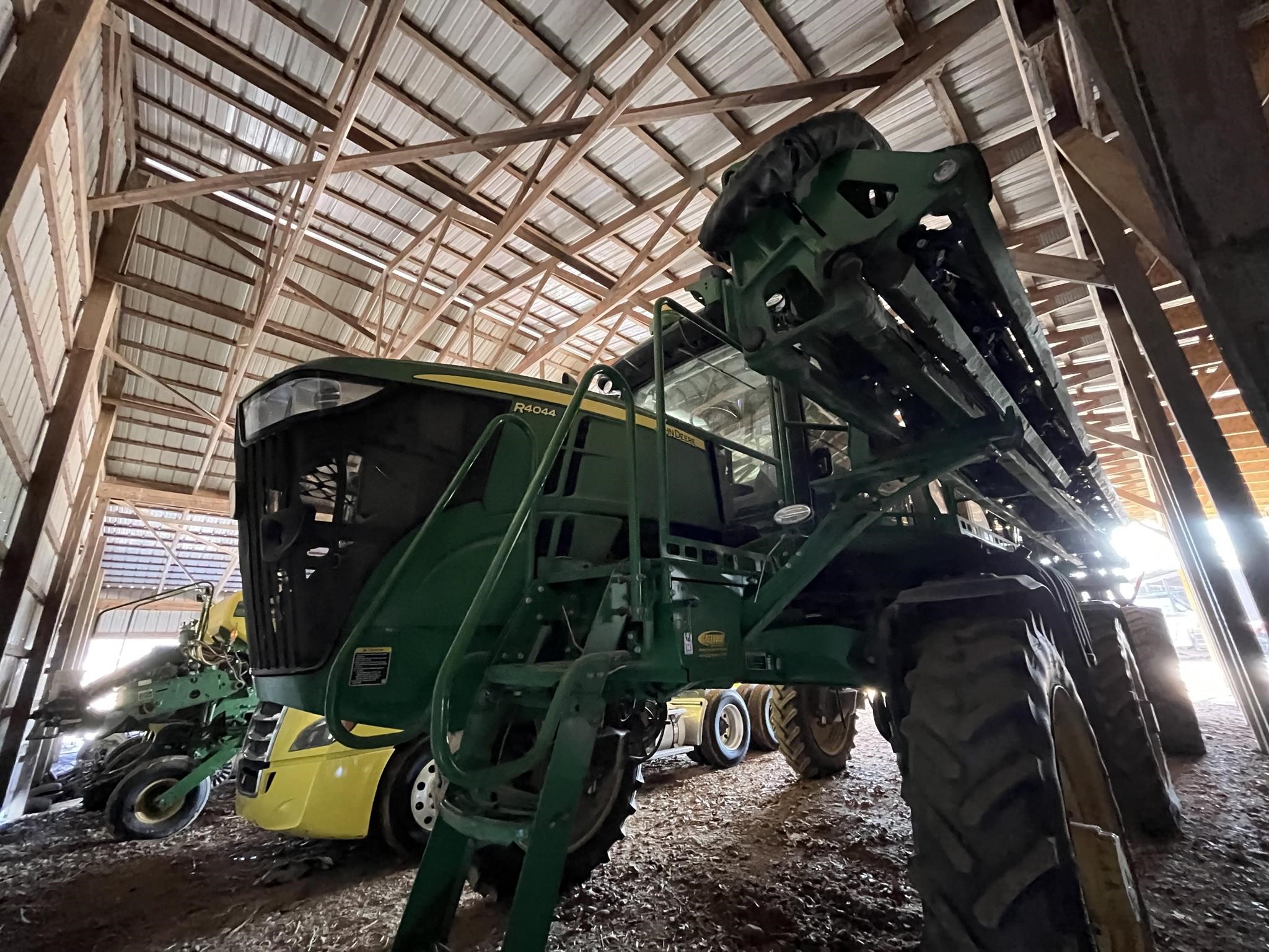 2019 John Deere R4044