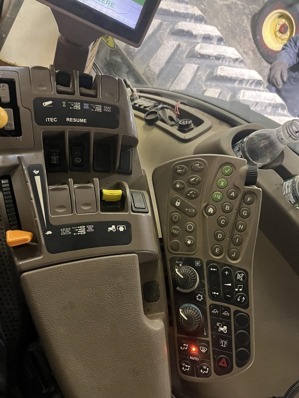 2011 John Deere 8310RT