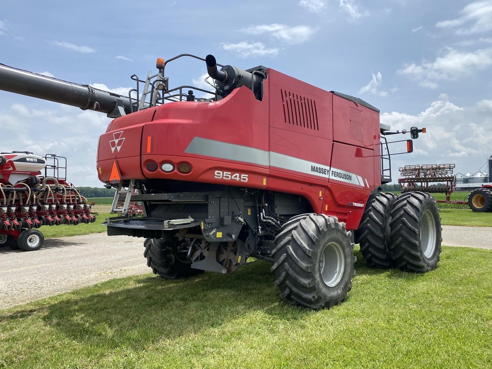 2015 Massey Ferguson 9545